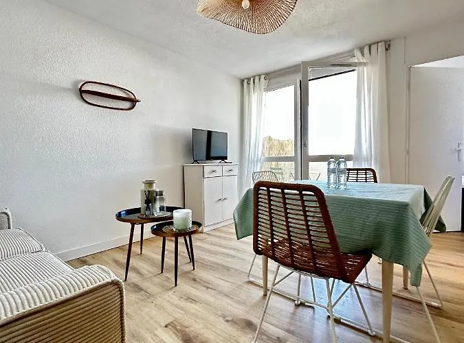 Renove A 300m De La דירה